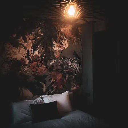 Bed & Breakfast De L'art A La Maniere - D'hotes De Charme - 2 De Gamme - Ideal Couple & Famille - Piscine - Terrasse - Calme - 15min Saint-emilion - Experience Restauration D'oeuvre D'art Branne (Gironde)